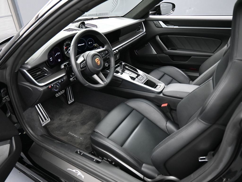 2023 Porsche 911 Turbo S photo 3