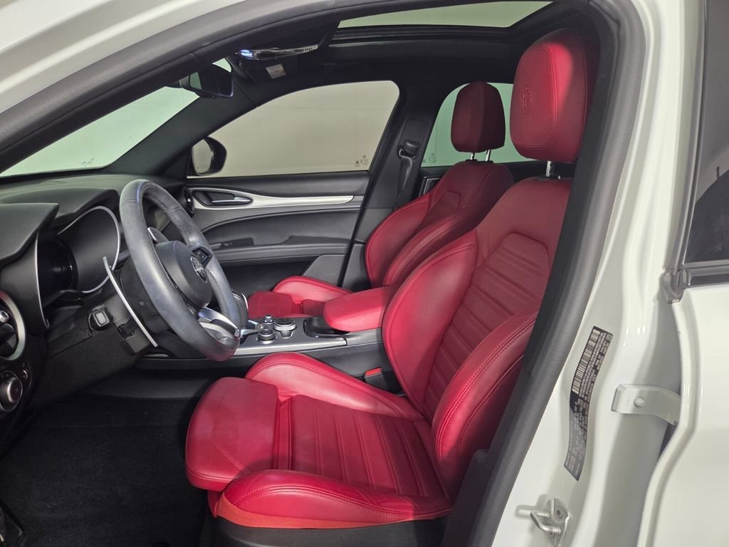 Used 2024 Milano White Alfa Romeo Veloce image 9