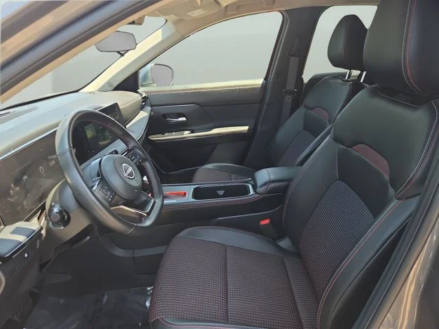Used 2025 Gray Nissan SR image 26