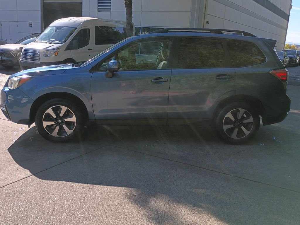 Used 2017 Quartz Blue Pearl Subaru 2.5i Premium image 7