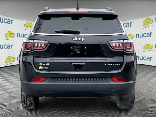 New 2026 Diamond Black Crystal Pearl-Coat Exterior Paint Jeep Limited image 5