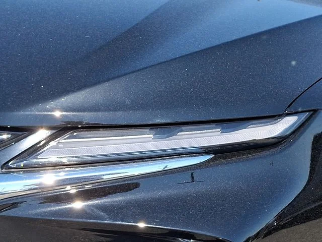 Used 2025 Black Chevrolet Premier image 9