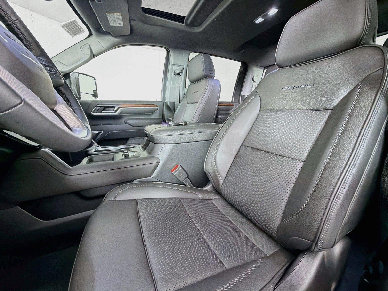2026 GMC Sierra 2500HD Denali - Photo 2