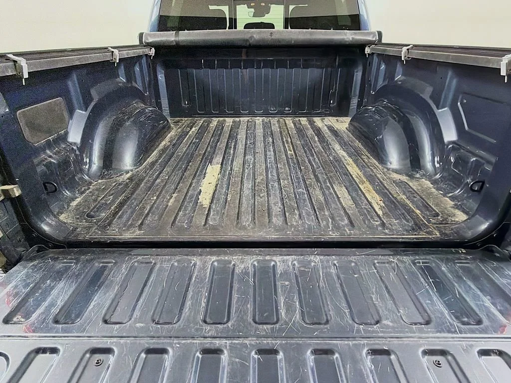 Used 2025  Ram Big Horn image 22