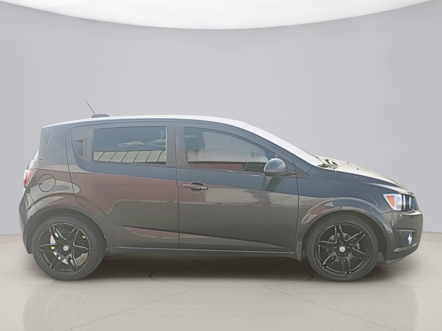 Used 2015 Grey Chevrolet LT image 6
