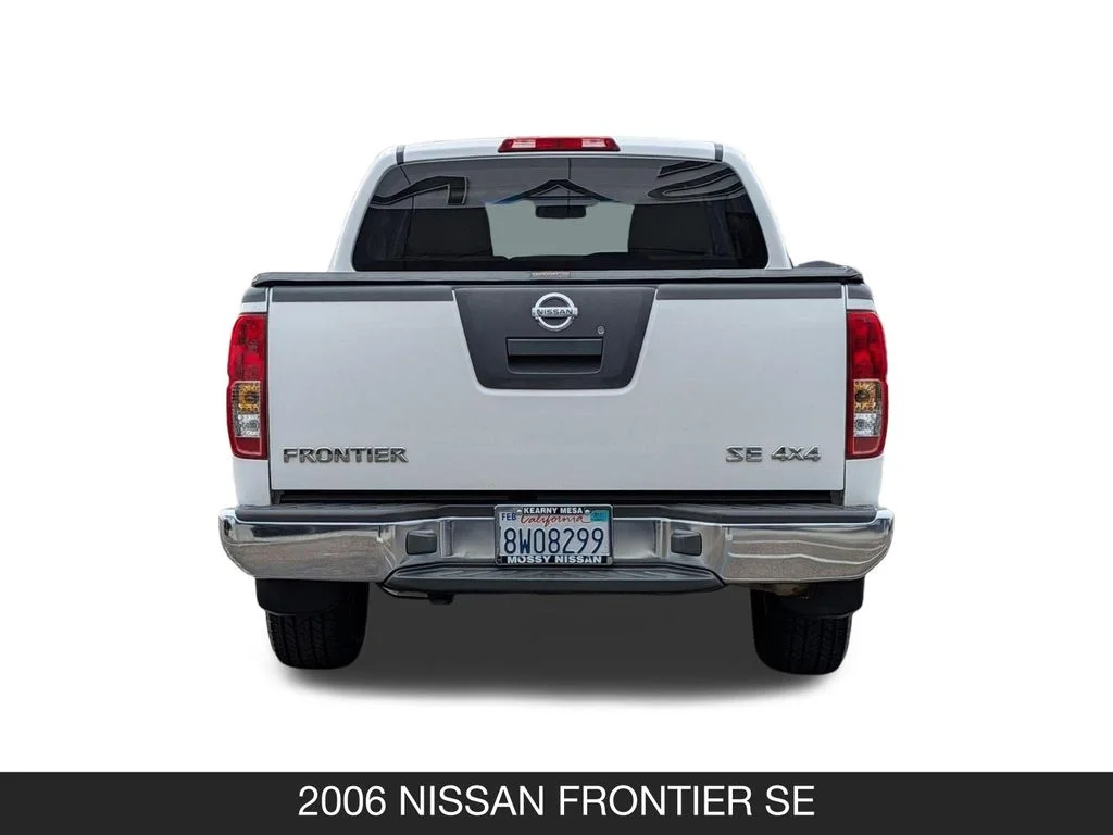 Used 2006 White Nissan SE image 9