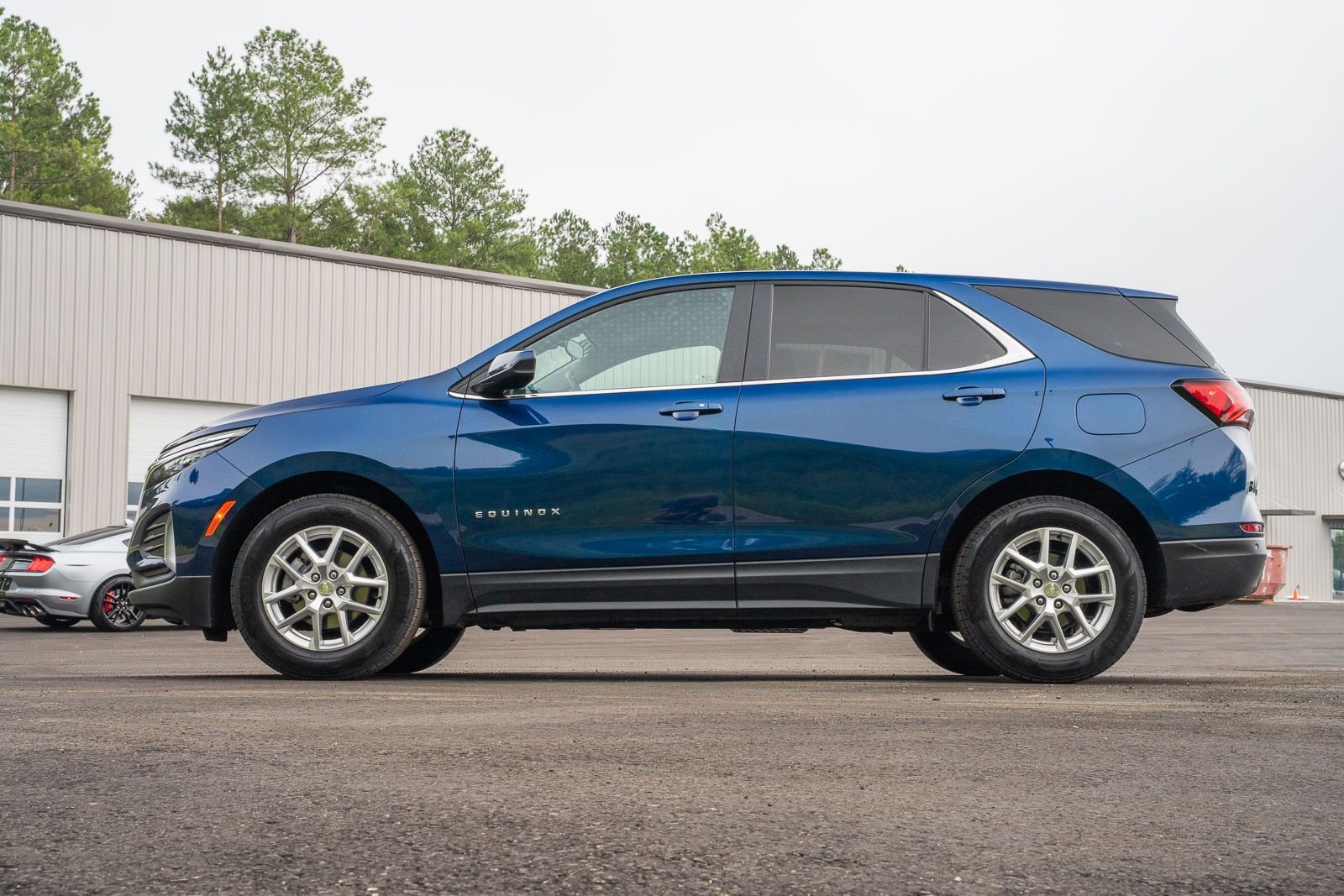 Used 2022 Blue Chevrolet LT image 4