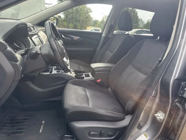 Used 2019 Gray Nissan SV image 9