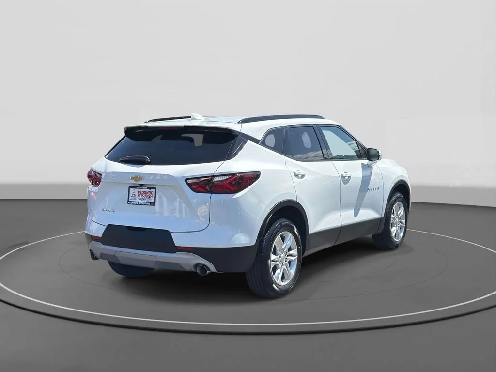 Used 2022 Summit White Chevrolet LT image 5