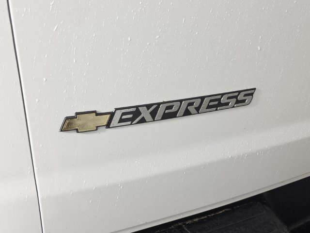 Used 2025 Summit White Chevrolet WT image 11