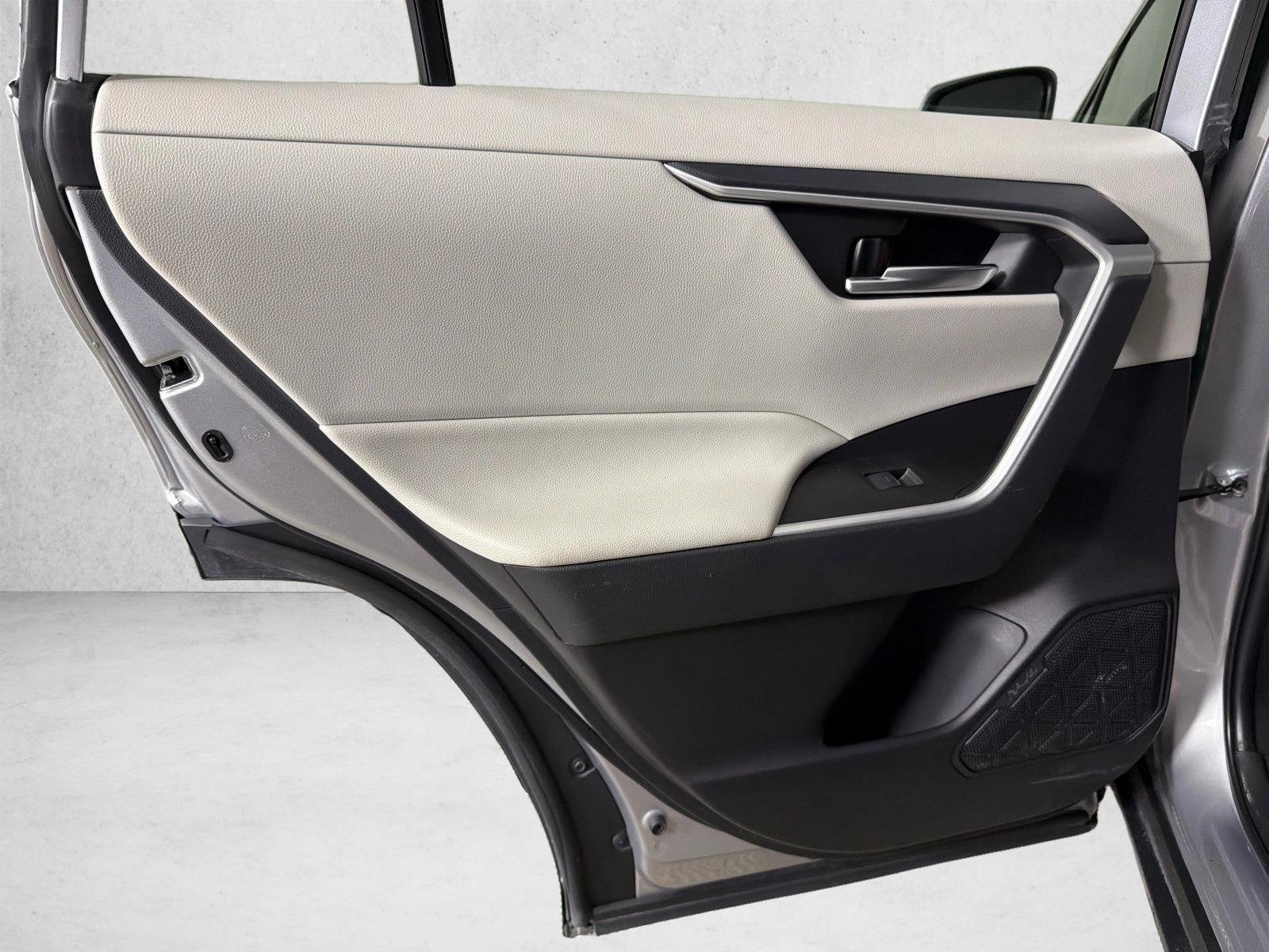 Used 2023 Silver Sky Metallic Toyota Hybrid XLE image 23