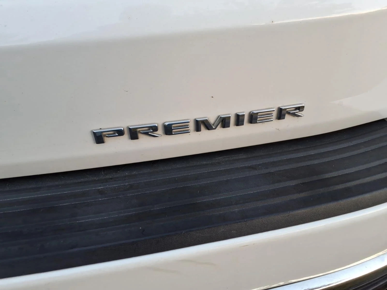 Used 2023 Summit White Chevrolet Premier image 7
