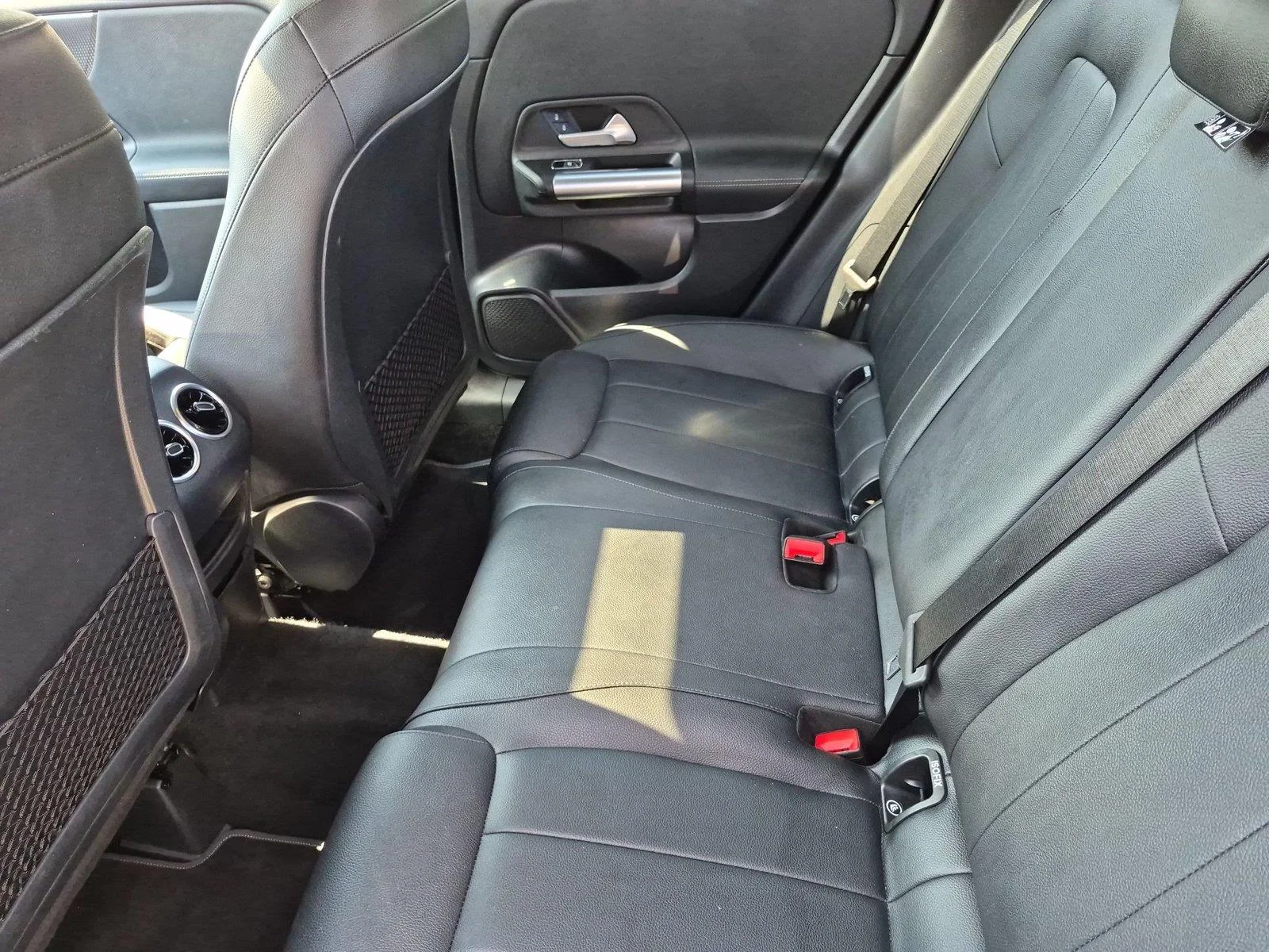 Used 2021 Night Black Mercedes-Benz GLA 250 image 33