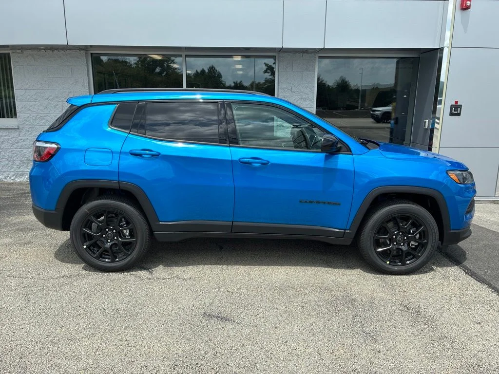 New 2026 Hydro Blue Pearlcoat Jeep Latitude image 7