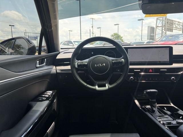 2025 Kia K5 EX - Photo 9