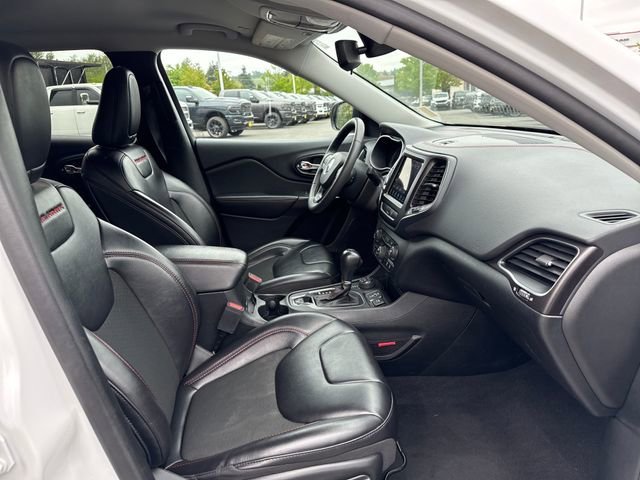 Used 2022 Bright White Clearcoat Jeep Trailhawk image 28