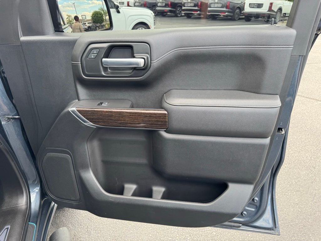 Used 2021 Blue GMC Elevation image 26