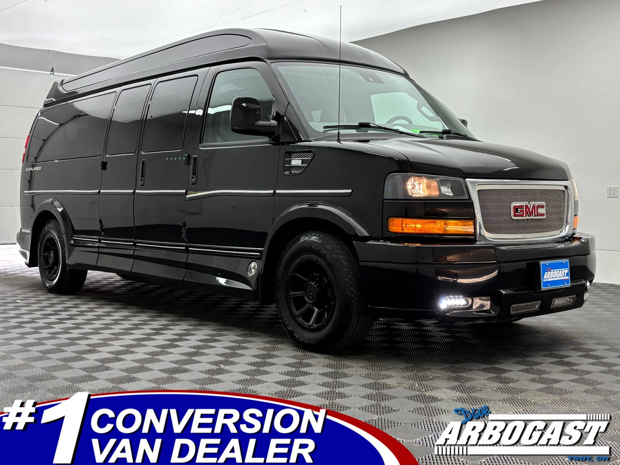 Used 2020 Onyx Black GMC Explorer Limited SE image 1