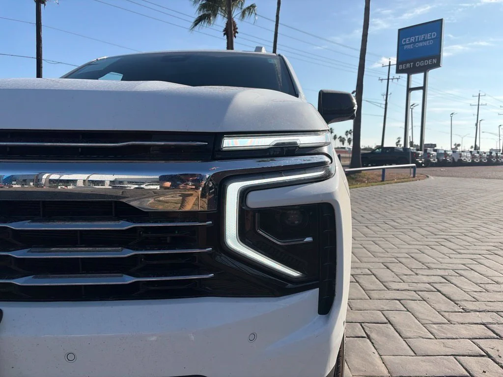 Used 2026 Summit White Chevrolet LT image 3