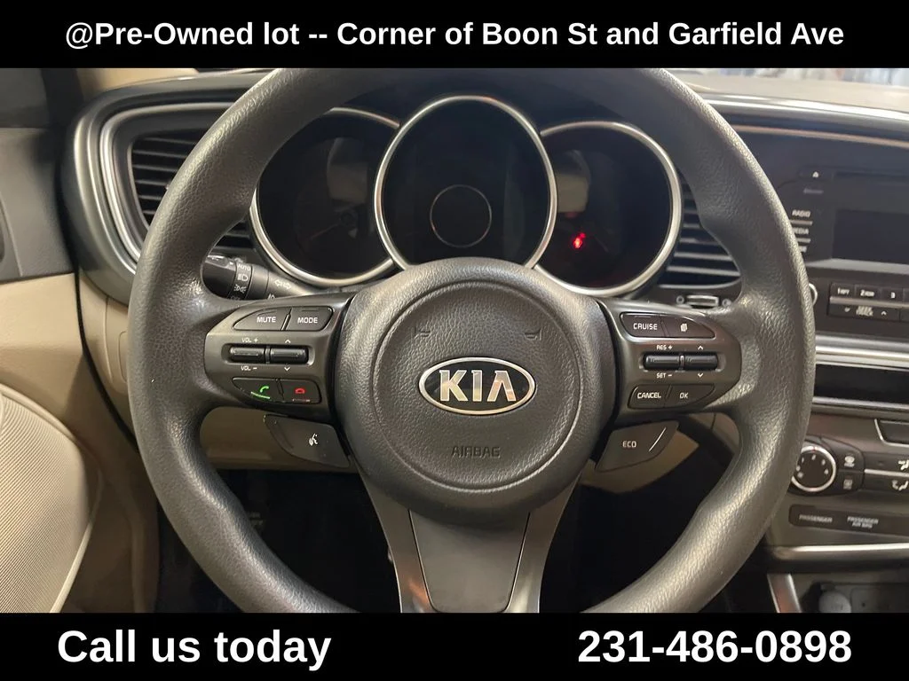 Used 2014 Red Kia LX image 20
