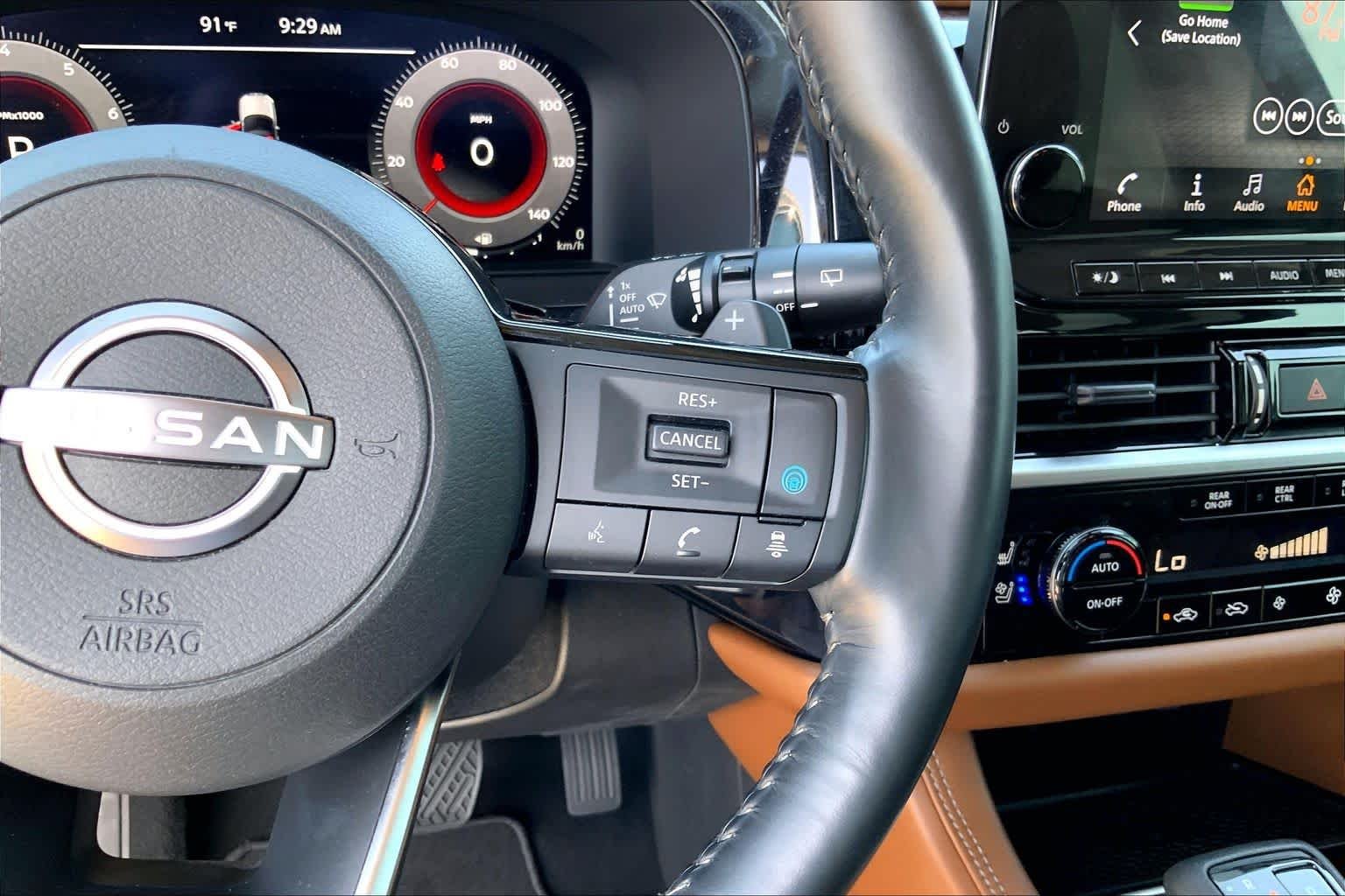 Used 2023 Obsidian Green Pearl Nissan Platinum image 23