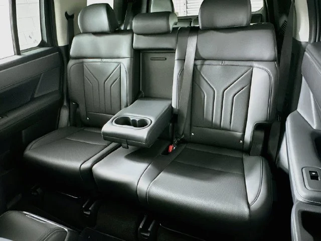 New 2027 Black Hyundai XRT image 11