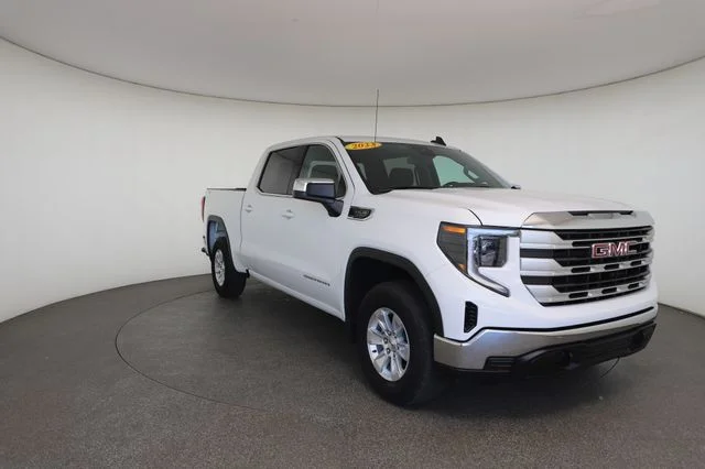 Used 2023 White GMC SLE image 30