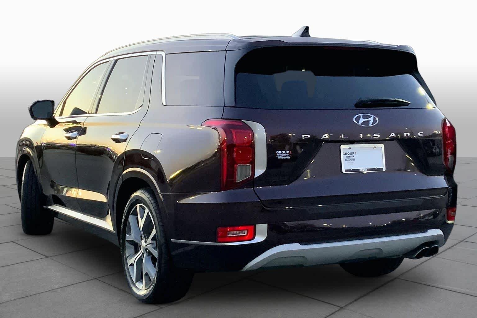 Used 2021 Sierra Burgundy Hyundai Limited image 10