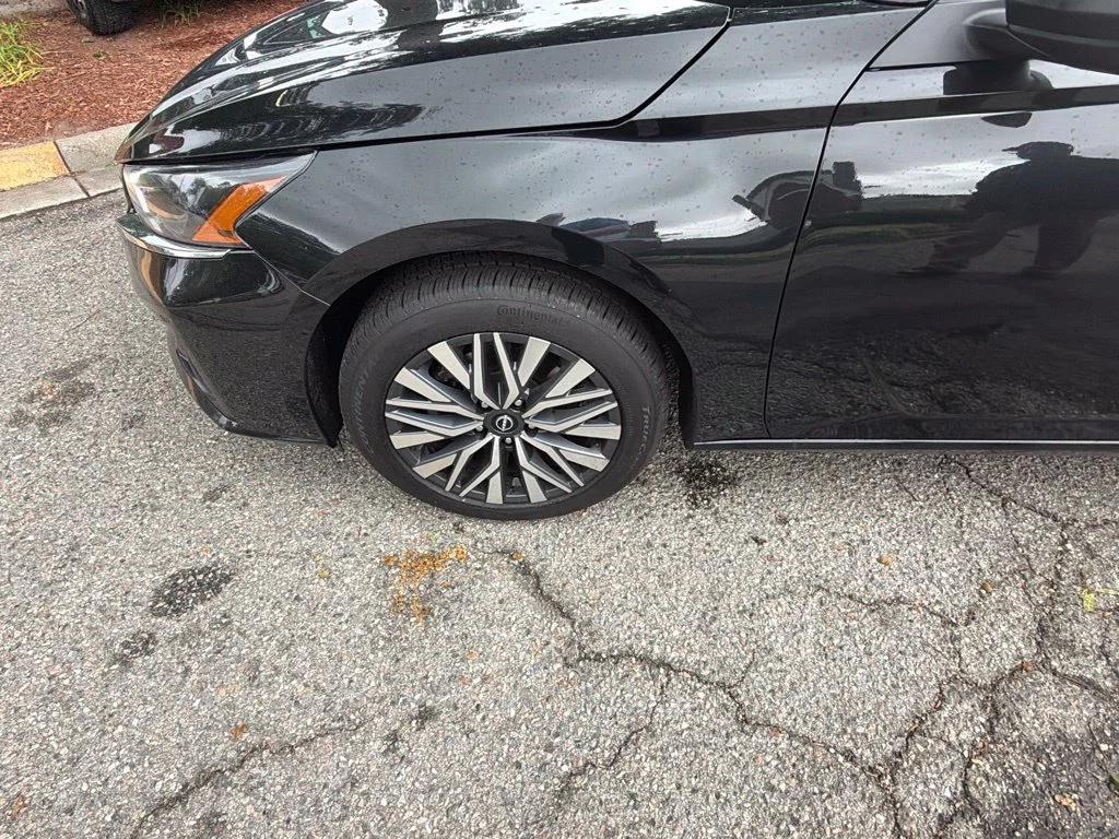 Used 2025 Black Nissan 2.5 SV image 18
