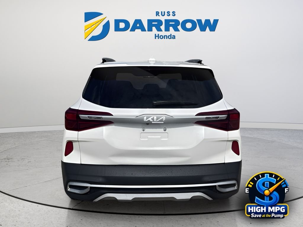 Used 2022 White Kia S image 4