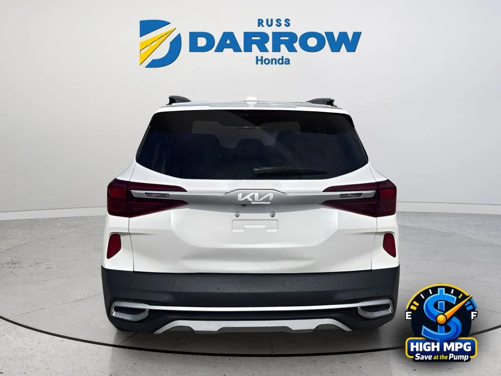 Used 2022 White Kia S image 4