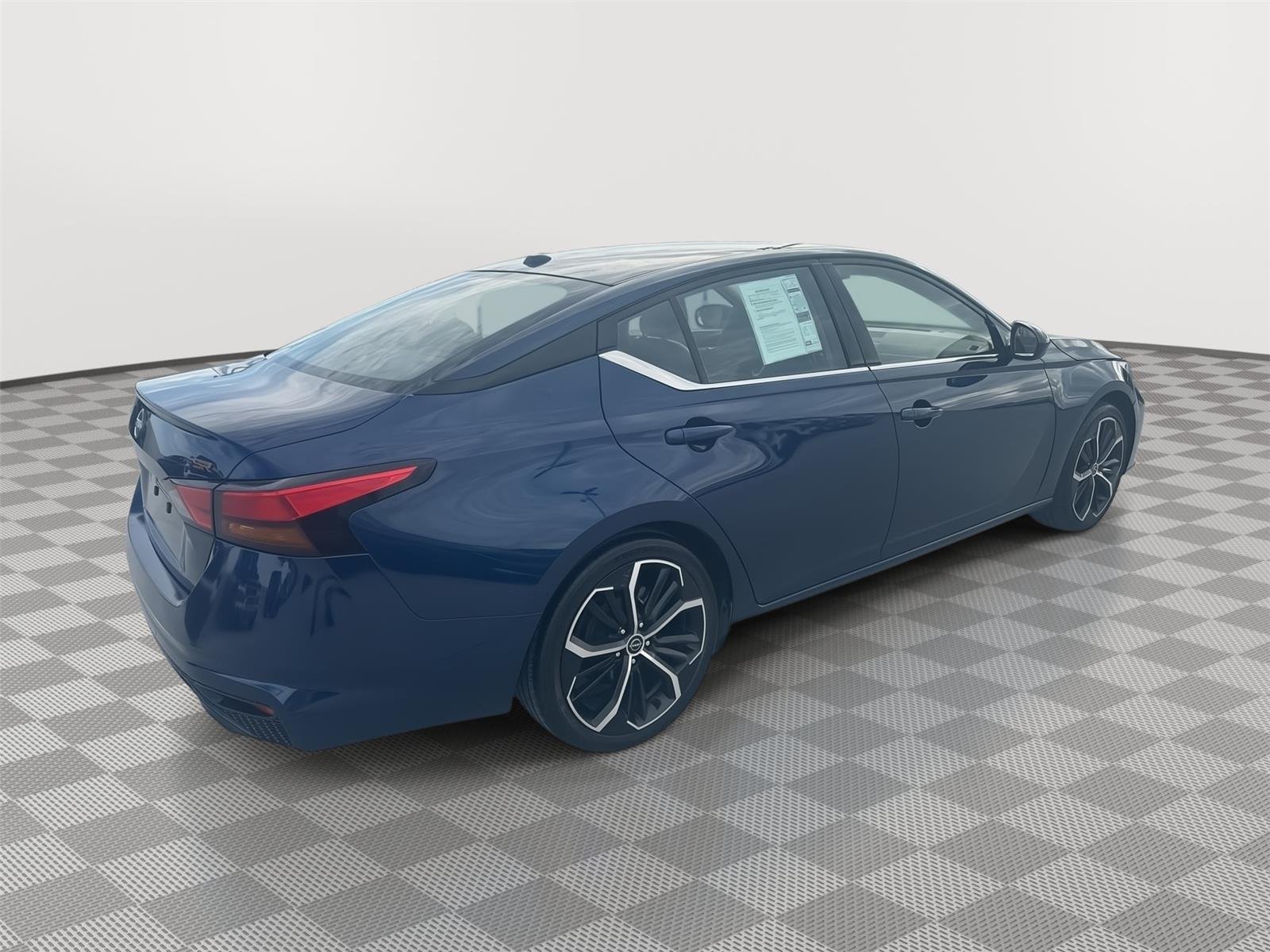 Used 2023 Deep Blue Pearl Nissan 2.5 SR image 4