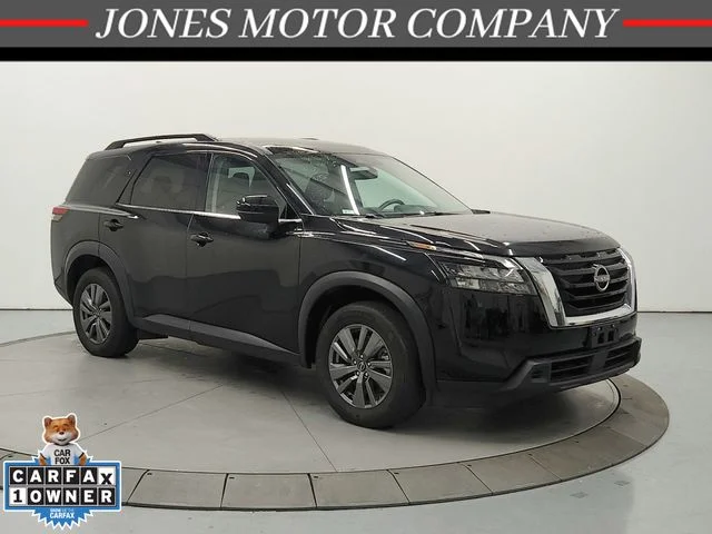 Used 2025 Black Nissan SV image 1