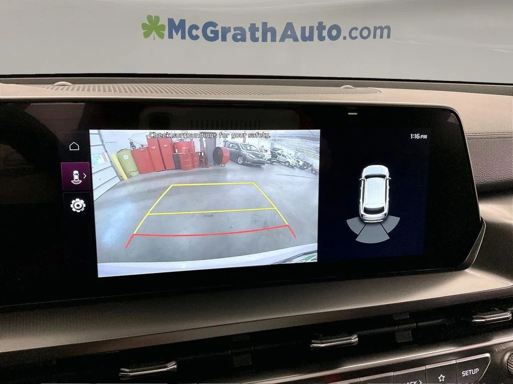 Used 2025 White Kia S image 25