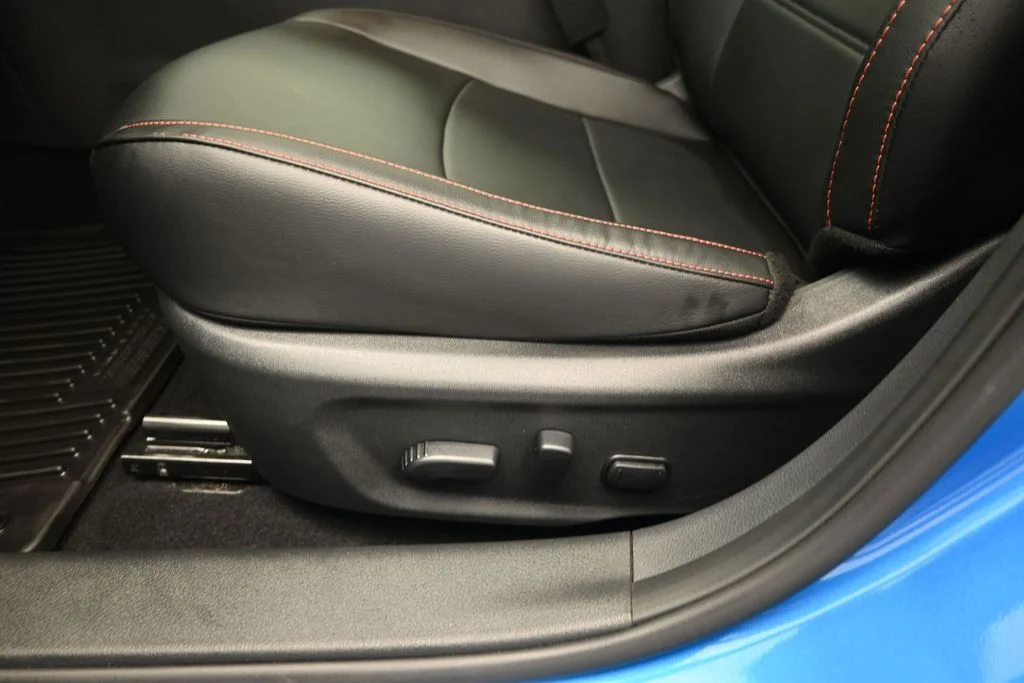 Used 2024 2t Blu Blk Roof Nissan SR image 21