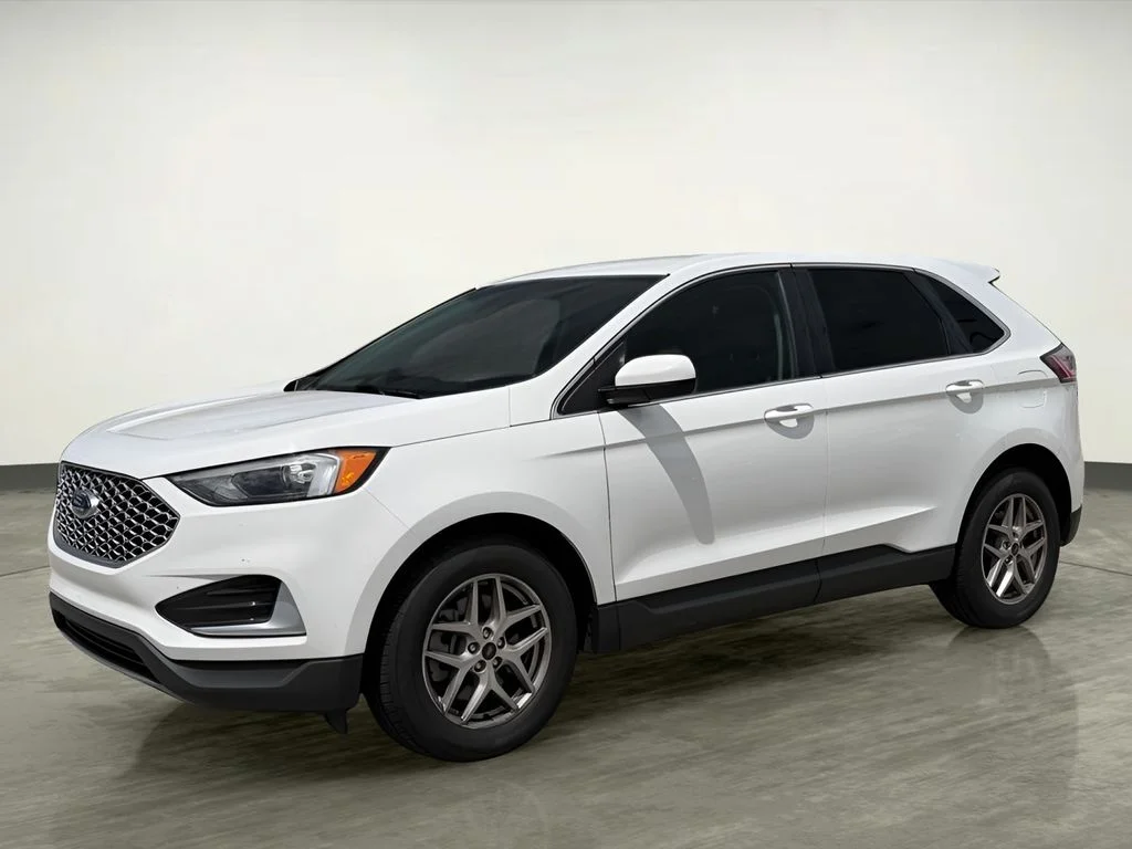 Used 2024 White Ford SEL image 2