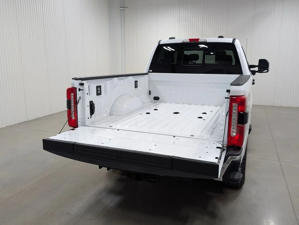 New 2026 Oxford White Ford F-250® XLT image 23