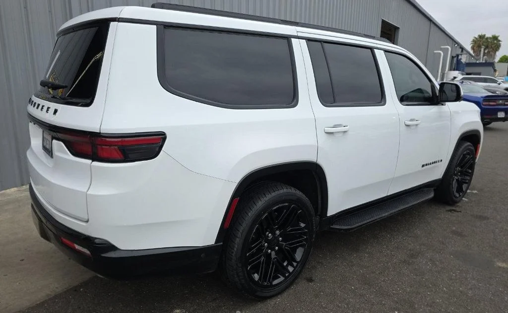 Used 2022 White Jeep Series II image 4