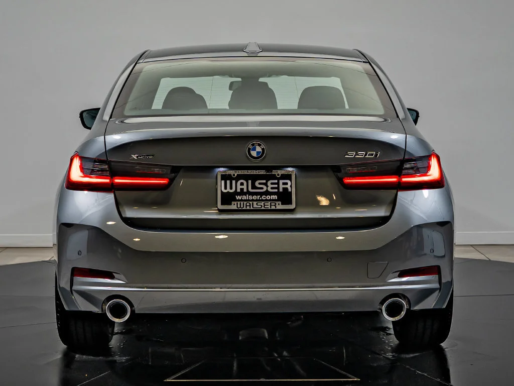 New 2026 Skyscraper Grey Metallic BMW 330i xDrive image 6