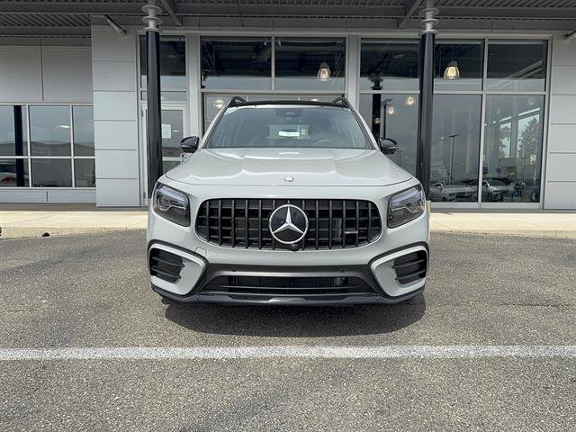 New 2026 MANUFAKTUR Alpine Grey Mercedes-Benz AMG® GLB 35 image 22