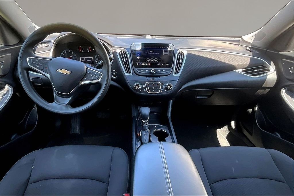 Used 2025 Summit White Chevrolet LT image 7