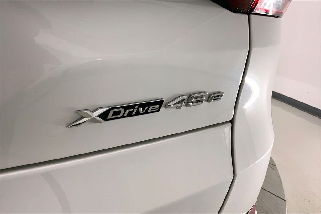 Used 2023 Mineral White Metallic BMW  image 30