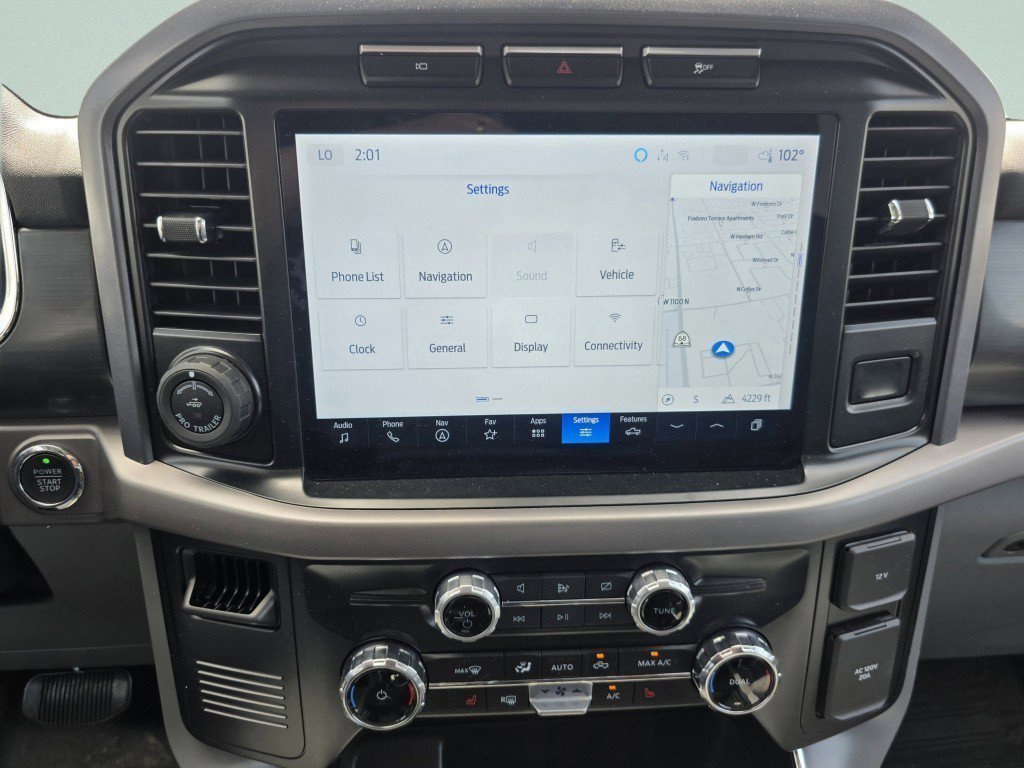 New 2024 Agate Black Metallic Ford XLT image 2