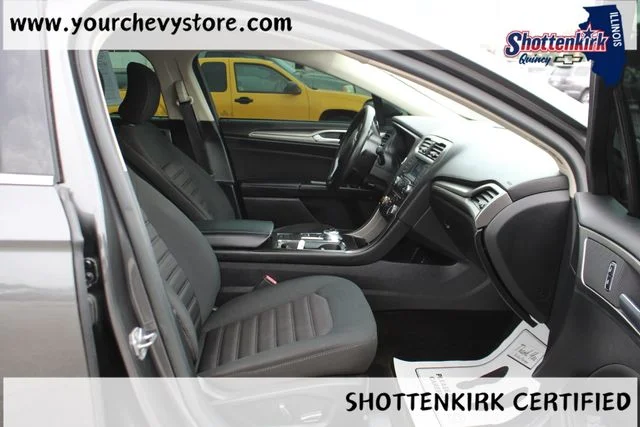 Used 2018 Gray Ford SE image 12