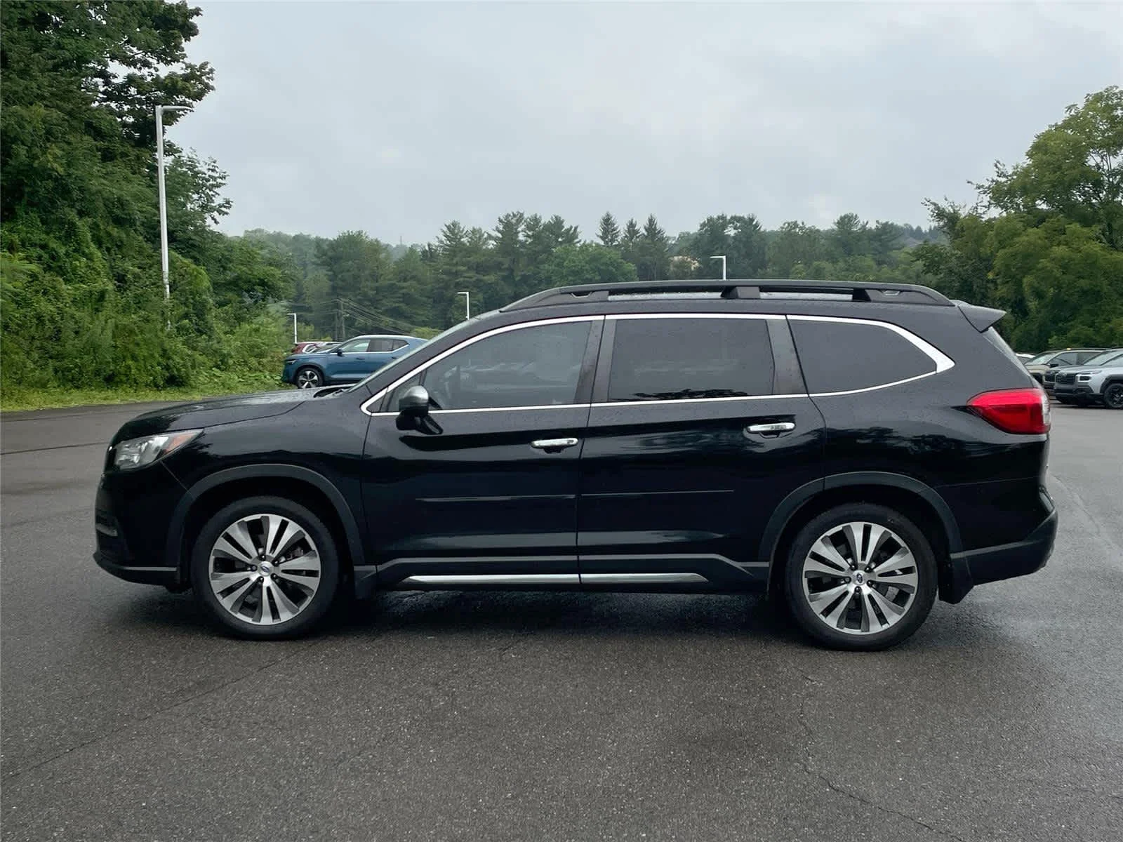 Used 2021 Crystal Black Silica Subaru Touring image 2