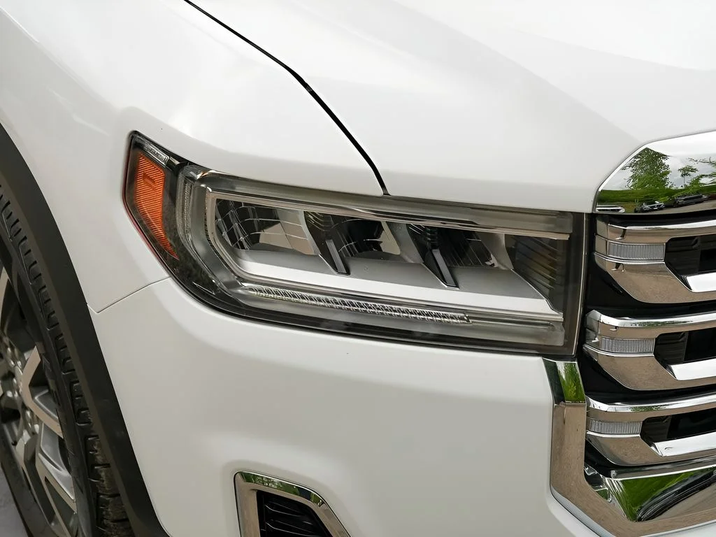 Used 2022 White GMC SLE image 13
