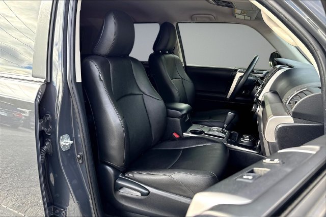 Used 2024  Toyota SR5 image 30