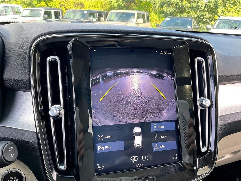 Used 2020 White Volvo Momentum image 18