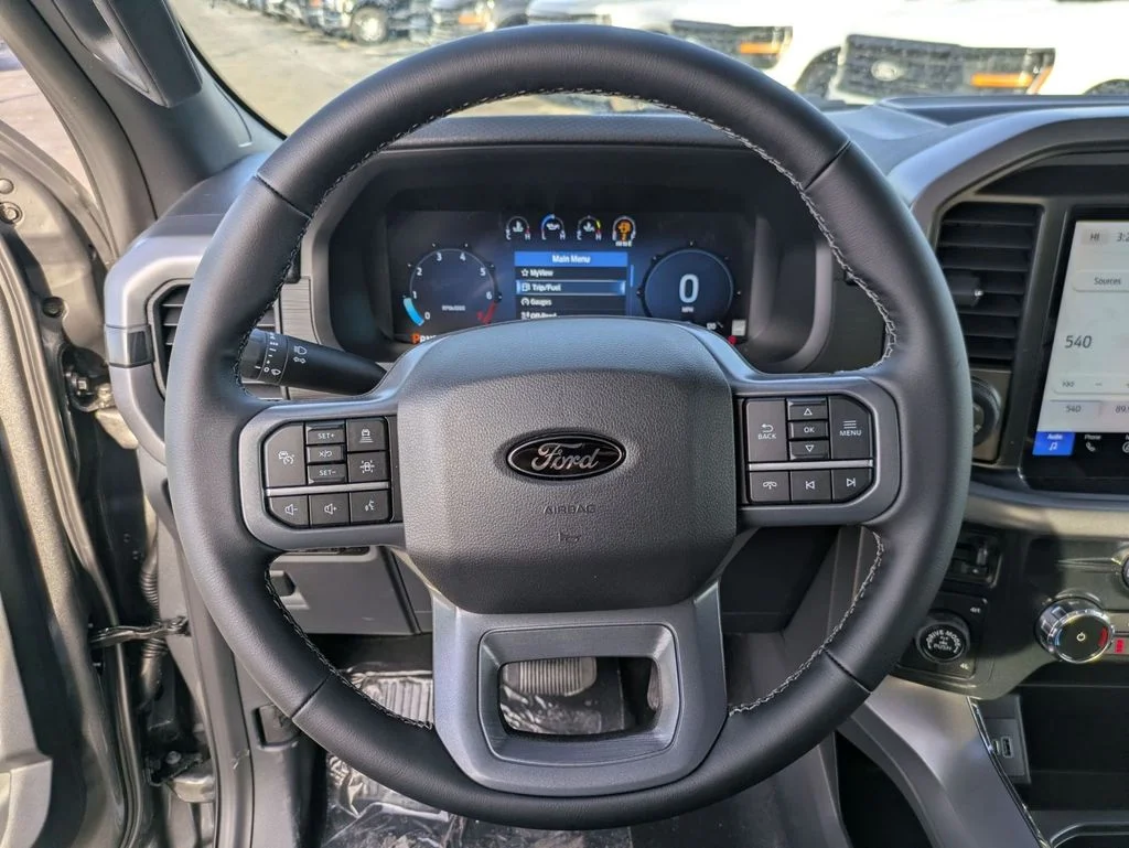 New 2026 Carbonized Gray Metallic Ford XLT image 28