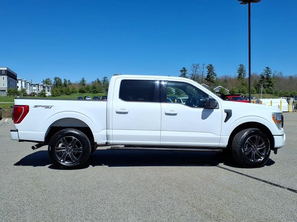 Used 2022 White Ford XLT image 2